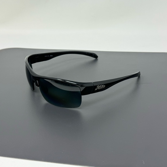 Hobie Wharf Black needs nose pads some scratches on lenses for parts or restore - Picture 8 of 14